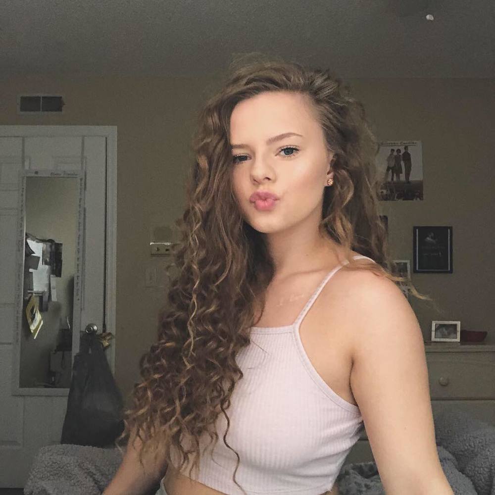 Meet your Posher, Cierra